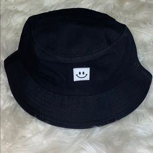 Bucket hat
